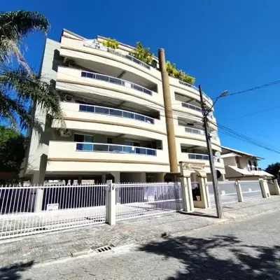 Apartamento 400m da Praia de Bombas - 2 dorms 6 pessoas