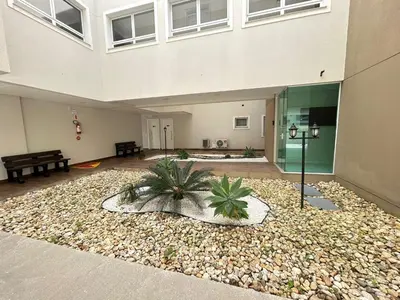 A planta de Apartamento confortável com piscina