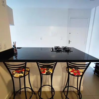 A planta de Apartamento Pertinho da Praia, faça tudo a pé!