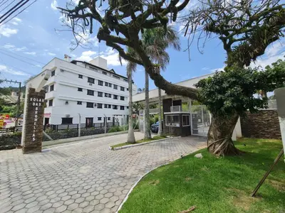 O edifício onde o apartamento está situado