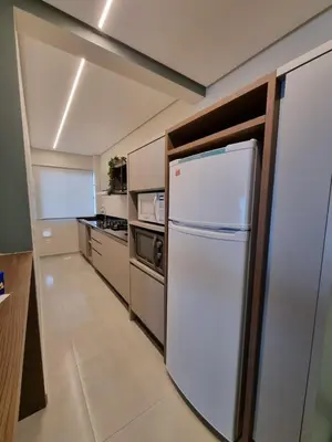 A cozinha ou kitchenette de apartamento confortável, Barra (102)