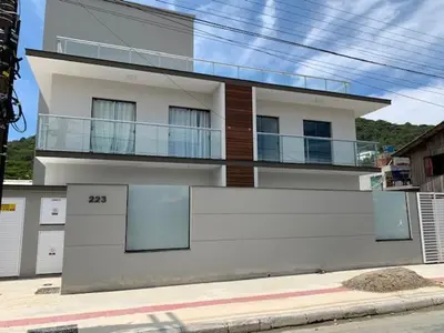 O edifício onde o apartamento está situado