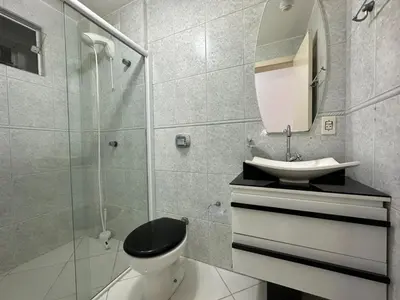 Uma casa de banho em APARTAMENTO PRAIA BOMBINHAS