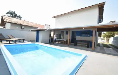 A piscina em ou perto de Casa Içara - 4 quartos - piscina
