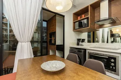 A planta de Villa Francione 302 – Loft de Alto Padrão com Piscina no Rooftop e Vista Panorâmica, a Poucos Metros do Mar em Bombas.