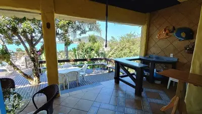 A planta de A90 - Casa com piscina e linda vista - centro de Bombinhas