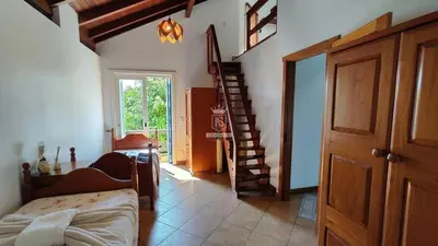 A planta de A90 - Casa com piscina e linda vista - centro de Bombinhas