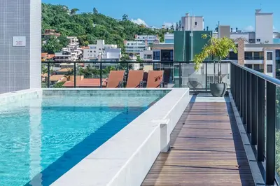 A piscina em ou perto de Adra 202 - Apartamento com 3 quartos - Centro de Bombinhas