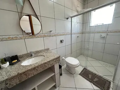 Uma casa de banho em minhacasapraiapalmas istag 4 suítes 30 hosp a combinar