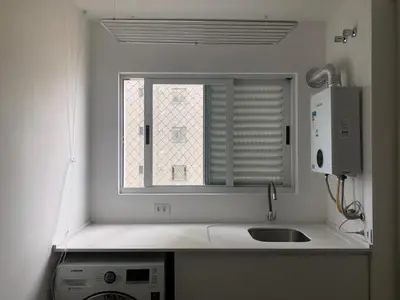 A cozinha ou kitchenette de Apartamento frente ao mar. Amplo e confortável.