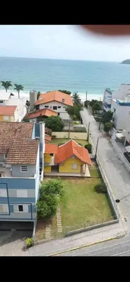 Uma vista do mar geral ou uma vista do mar a partir do apartamento