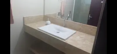 Uma casa de banho em Edificio Daniela Ap 102