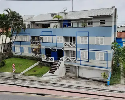 O edifício onde o apartamento está situado