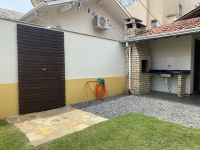 O edifício onde a casa de férias está situado