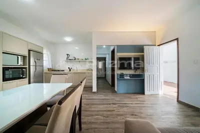 A cozinha ou kitchenette de Apartamento 3 dormitórios - 50 metros da Praia de Bombinhas