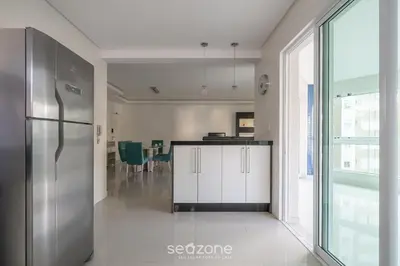 A cozinha ou kitchenette de Apto 3Q c/ churrasqueira a 300m da Praia IVT1301