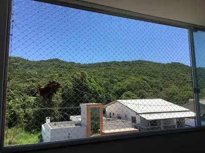 Uma vista geral da montanha ou uma vista da montanha a partir do apartamento