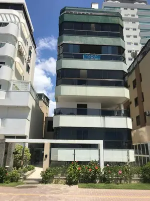 O edifício onde o apartamento está situado