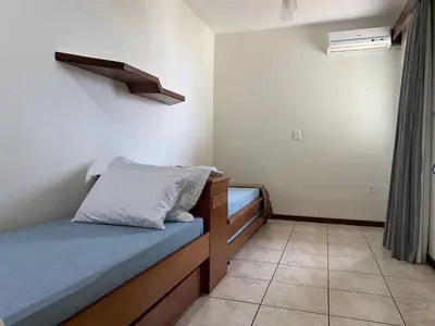 A planta de B192 Cobertura espaçosa com 5 quartos e vista para o mar