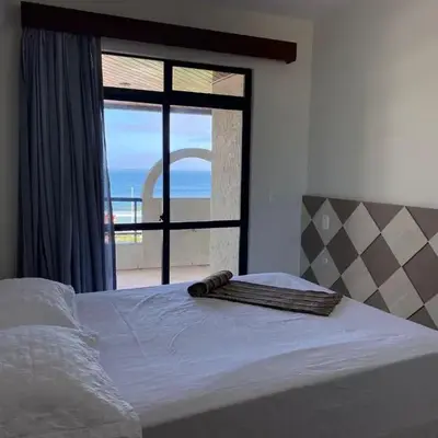 B192 Cobertura espaçosa com 5 quartos e vista para o mar