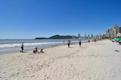 A planta de Ótima localização na Barra Sul, 250m do Mar XX1976