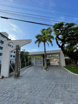 O edifício onde o apartamento está situado