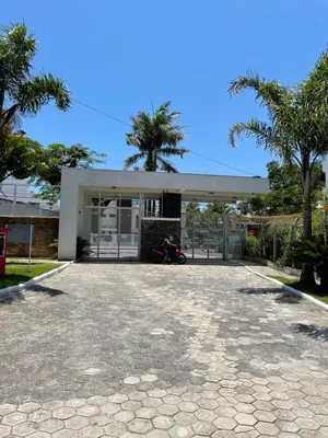O edifício onde o apartamento está situado