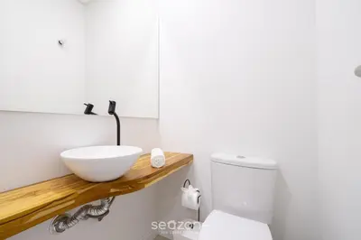 Uma casa de banho em Belo apto com churrasqueira 100m da praia BLN0802