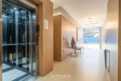 A planta de Belo apto com churrasqueira 100m da praia BLN0802