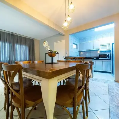 091 - Apartamento com 03 quartos em Canto Grande!