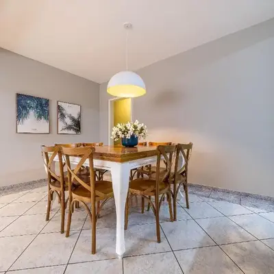 092 - Apartamento com 03 quartos em Canto Grande!