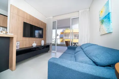 A planta de 195 - Apartamento com 2 dormitórios a 50m da praia de Mariscal