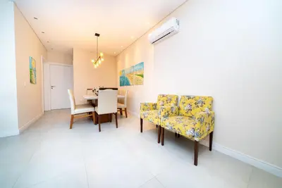 A planta de 195 - Apartamento com 2 dormitórios a 50m da praia de Mariscal