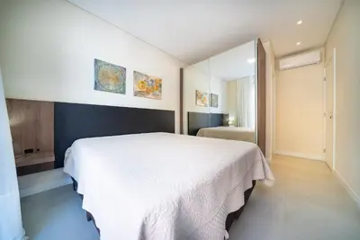A planta de 195 - Apartamento com 2 dormitórios a 50m da praia de Mariscal