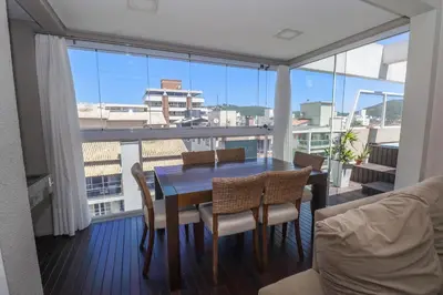 A planta de Pardal Village 501 - Cobertura 3 quartos com Piscina Privativa à 200 metros da Praia de Bombas