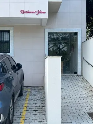 O edifício onde o apartamento está situado