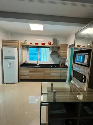 A cozinha ou kitchenette de Apartamento com 3 suítes a 300 metros da praia