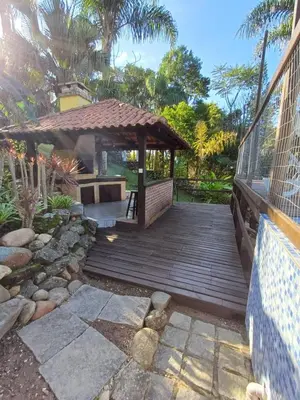 Um jardim no exterior de Suíte Amazônia