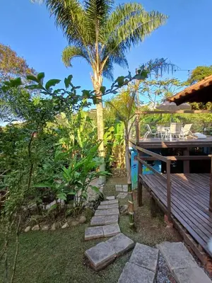 Um jardim no exterior de Suíte Amazônia