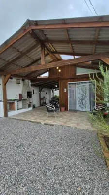 A planta de Casa Zimbos - 150 metros da praia