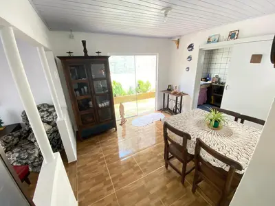 A planta de Casa Zimbos - 150 metros da praia