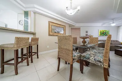 A planta de 160 - Apartamento em Bombas com 3 dormitórios