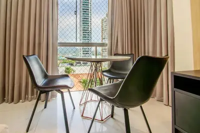 Uma varanda ou terraço em Apto Vista Mar na Av. Atlântica, Barra Sul NF1414