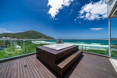 A planta de 110 - Cobertura com vista panorâmica em 4 ilhas