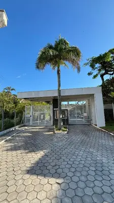 O edifício onde o apartamento está situado