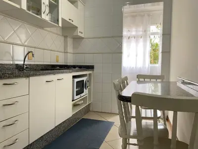 A cozinha ou kitchenette de B719 - Apto para 06 pessoas com piscina perto da praia