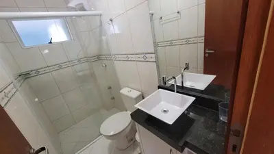 Uma casa de banho em B720 - Apartamento 2 quartos em cond. com piscina