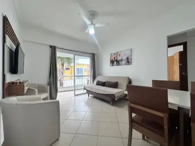 Uma televisão e/ou sistema de entretenimento em B915 - Apartamento 2 quartos em cond. com piscina