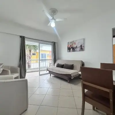 B915 - Apartamento 2 quartos em cond. com piscina