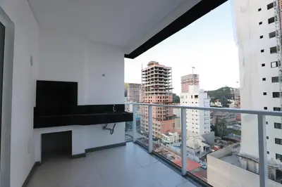 Uma televisão e/ou sistema de entretenimento em 3 suítes + vista mar - Le Premier